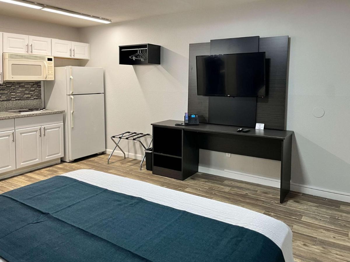 Motel 6 Las Vegas Nv Downtown Fremont St Bagian luar foto