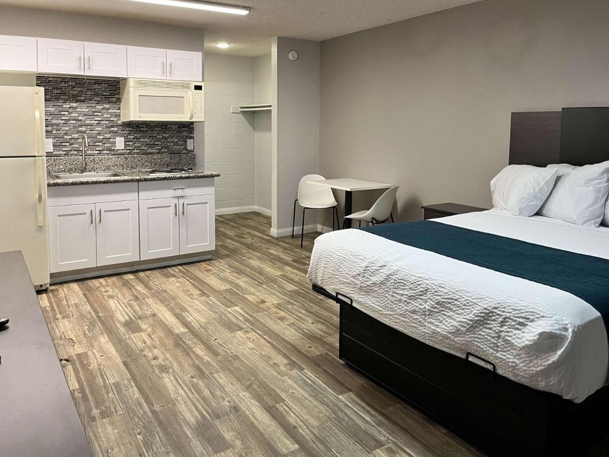 Motel 6 Las Vegas Nv Downtown Fremont St Bagian luar foto