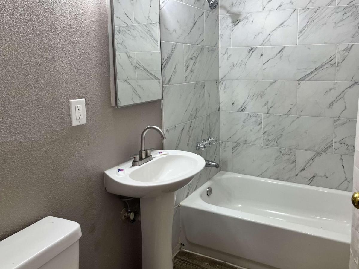 Motel 6 Las Vegas Nv Downtown Fremont St Bagian luar foto